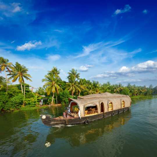 Kerala houseboat luxury , Kerala India , Kerala houseboat tour , Alleppey Houseboats , Kerala